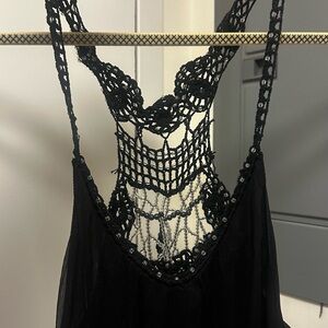 Elegant Black Lace In The Back Number